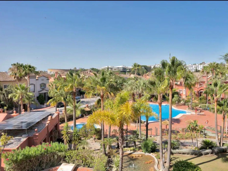 Ático Dúplex de Lujo con Encanto Mediterráneo en La Alzambra, Nueva Andalucía
