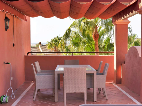 Ático Dúplex de Lujo con Encanto Mediterráneo en La Alzambra, Nueva Andalucía