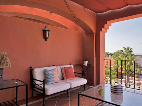 Ático Dúplex de Lujo con Encanto Mediterráneo en La Alzambra, Nueva Andalucía