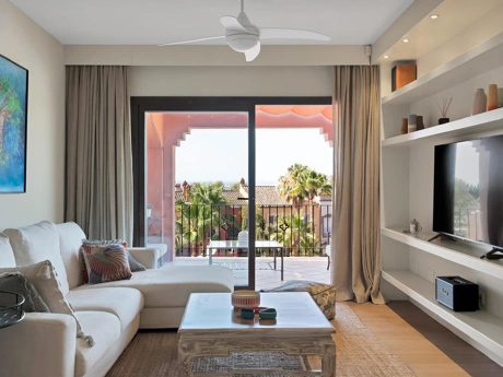 Ático Dúplex de Lujo con Encanto Mediterráneo en La Alzambra, Nueva Andalucía