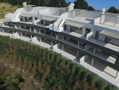 Located in the exclusive development of The Crest, this stylish 3-bedroom apartment offers a refined blend of modern design, comfort, and natural light—ideal for those seeking a spacious home on the Costa del Sol.  The open-plan living and dining area is