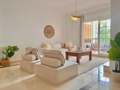 Modern Newly Reformed 2-Bedroom Apartment with Large Terrace