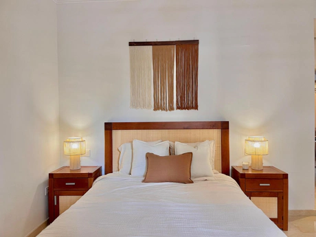 Modern Newly Reformed 2-Bedroom Apartment with Large Terrace
