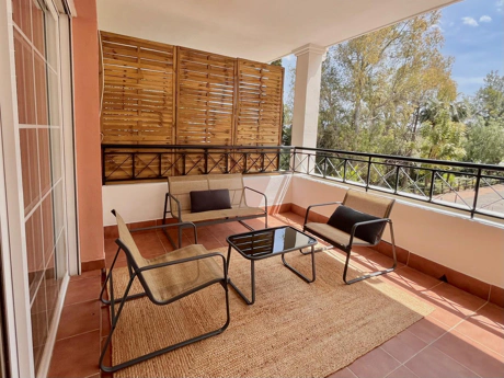 Modern Newly Reformed 2-Bedroom Apartment with Large Terrace