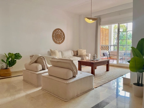 Moderno Apartamento Reformado de 2 Dormitorios con Gran Terraza