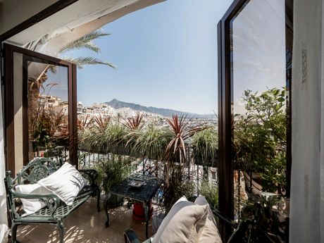 Prestige Living and Investment Opportunity in the Heart of Puerto Banús