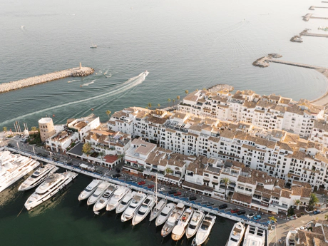 Prestige Living and Investment Opportunity in the Heart of Puerto Banús