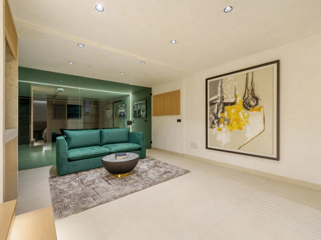 Residencia Exclusiva con Jardín Privado y Vistas Panorámicas
