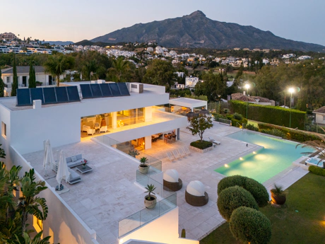 Villa de Lujo en Venta en Marbella – Cerquilla 59, Nueva Andalucía