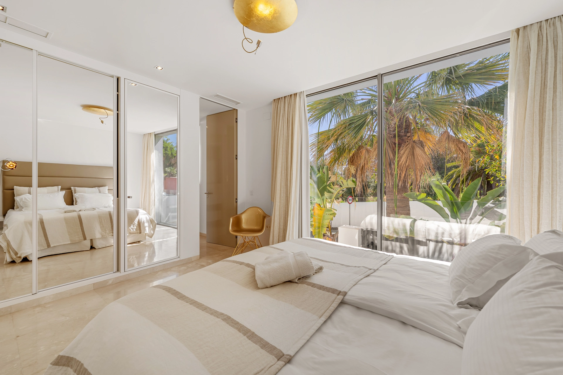 Villa en venta en Nueva Andalucia, Marbella