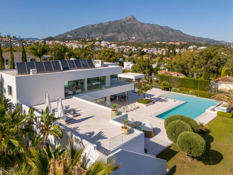 Villa de Lujo en Venta en Marbella – Cerquilla 59, Nueva Andalucía