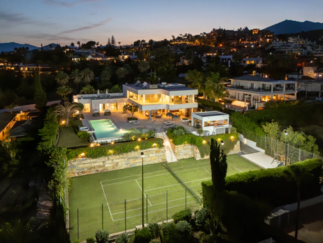 Villa de Lujo en Venta en Marbella – Cerquilla 59, Nueva Andalucía