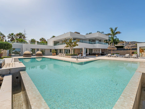 Villa de Lujo en Venta en Marbella – Cerquilla 59, Nueva Andalucía