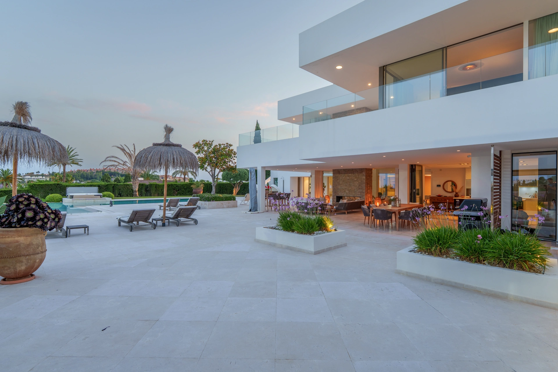 Villa en venta en Nueva Andalucia, Marbella