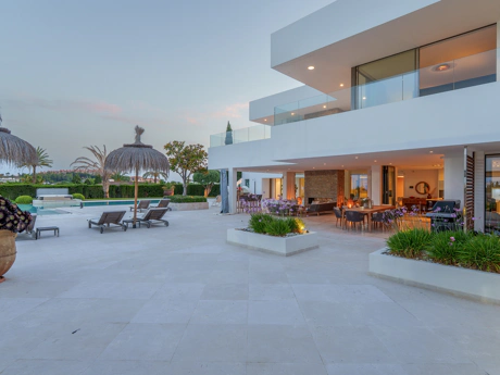 Villa de Lujo en Venta en Marbella – Cerquilla 59, Nueva Andalucía