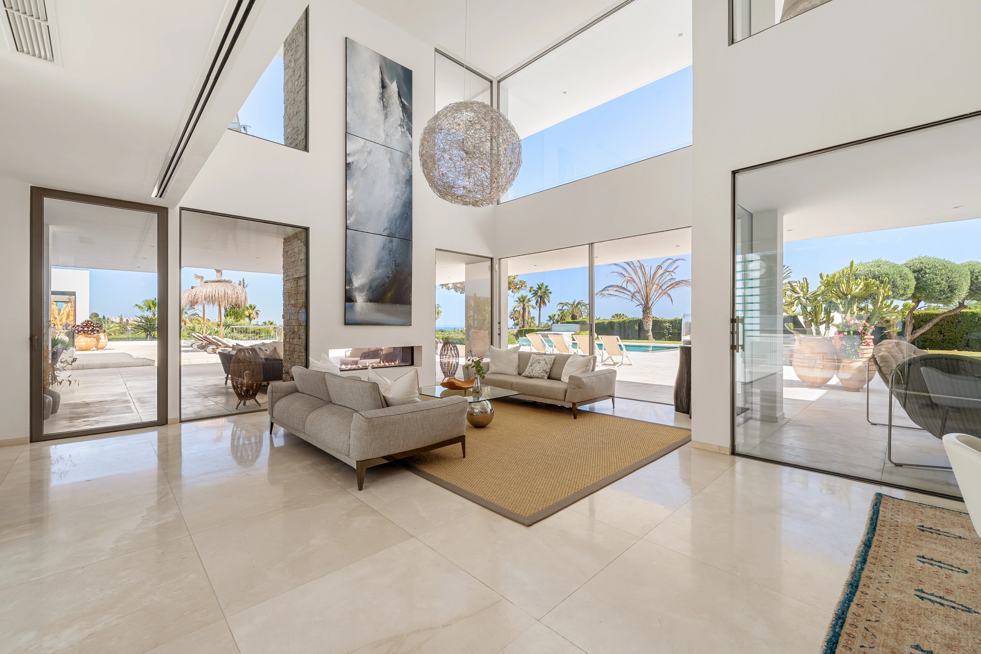 Villa en venta en Nueva Andalucia, Marbella