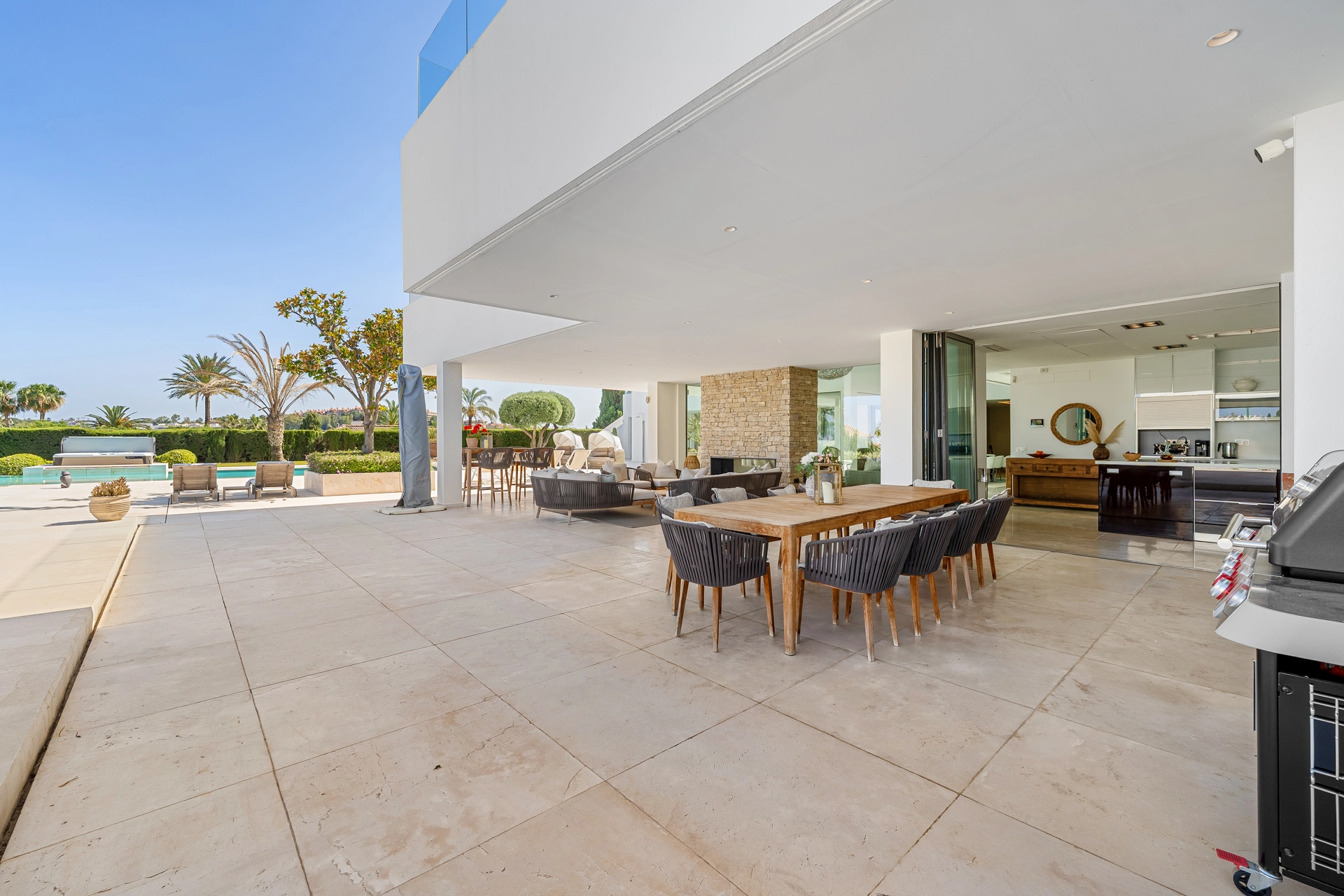 Villa en venta en Nueva Andalucia, Marbella