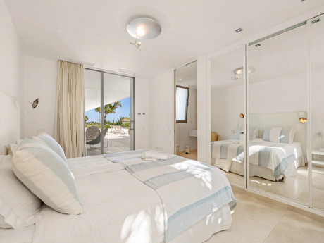 Villa de Lujo en Venta en Marbella – Cerquilla 59, Nueva Andalucía
