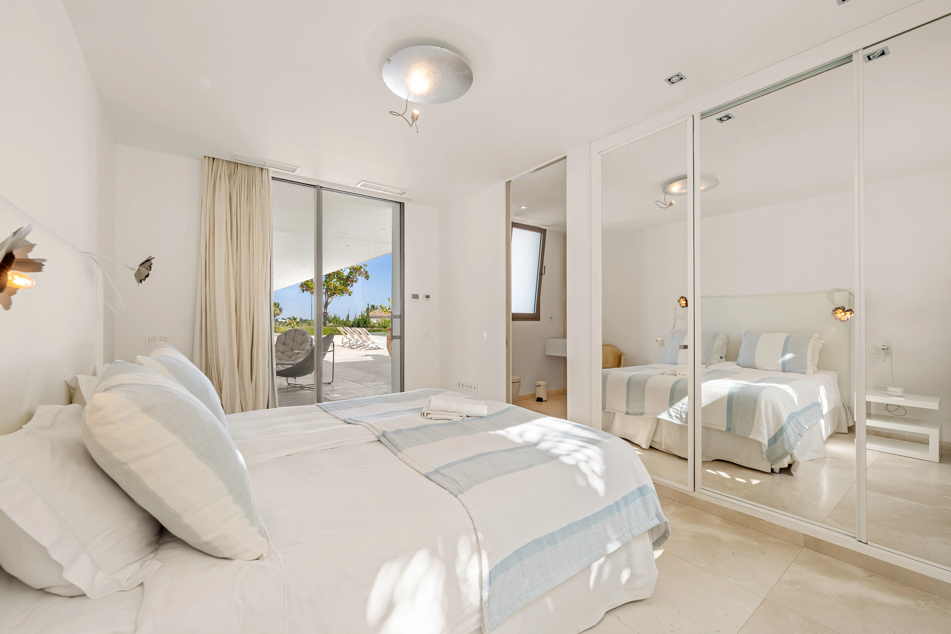 Villa en venta en Nueva Andalucia, Marbella
