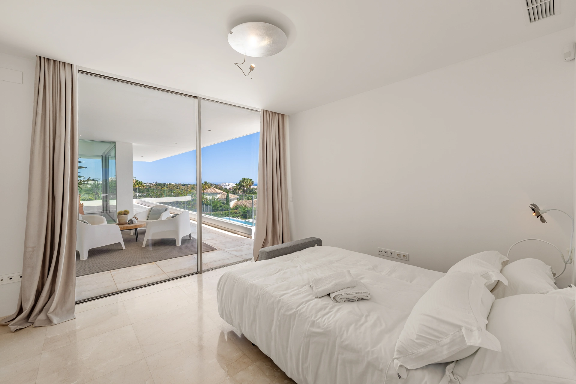 Villa en venta en Nueva Andalucia, Marbella