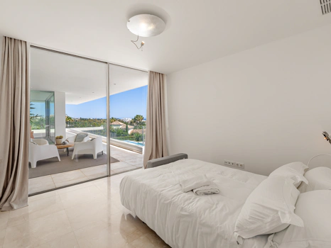 Villa de Lujo en Venta en Marbella – Cerquilla 59, Nueva Andalucía