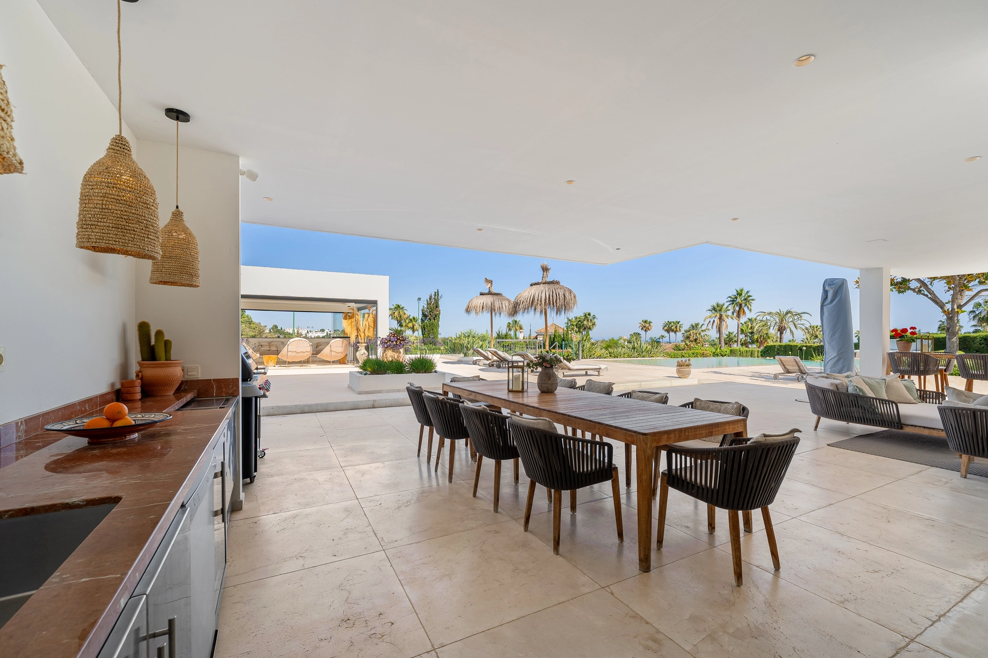 Villa en venta en Nueva Andalucia, Marbella