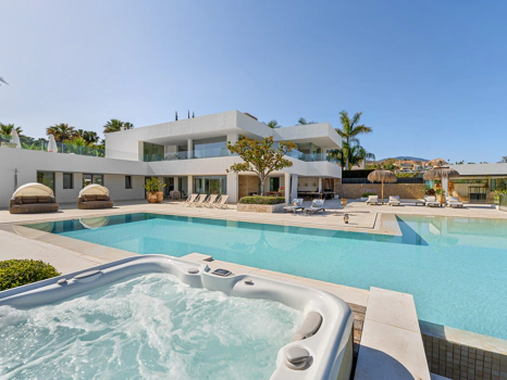 Villa de Lujo en Venta en Marbella – Cerquilla 59, Nueva Andalucía