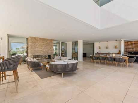 Villa de Lujo en Venta en Marbella – Cerquilla 59, Nueva Andalucía