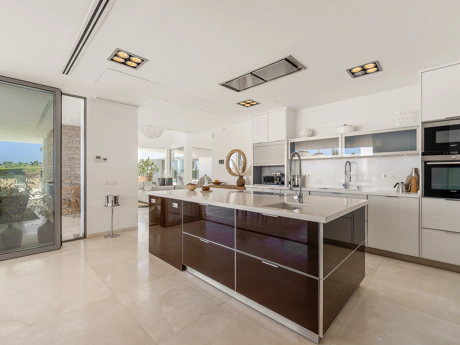 Villa de Lujo en Venta en Marbella – Cerquilla 59, Nueva Andalucía