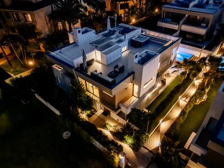 Azure 7: Modern Semi-Detached Villa in Banus Bay