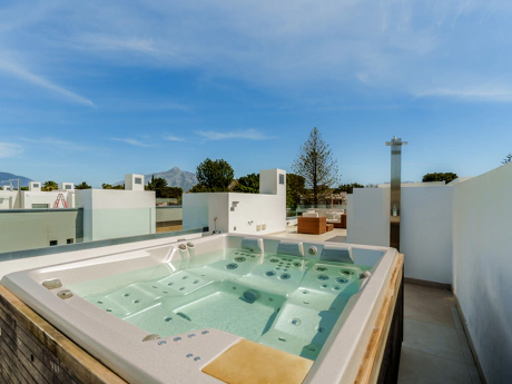 Azure 7: Modern Semi-Detached Villa in Banus Bay