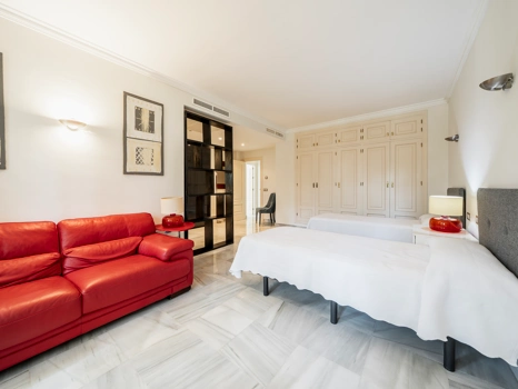 Encanto Andaluz con Comodidad Moderna – A solo 500 m de la Playa en Marbella
