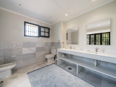 Encanto Andaluz con Comodidad Moderna – A solo 500 m de la Playa en Marbella