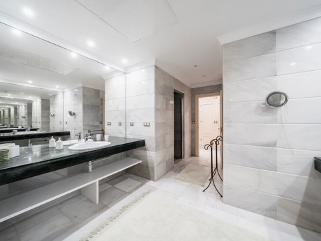 Encanto Andaluz con Comodidad Moderna – A solo 500 m de la Playa en Marbella