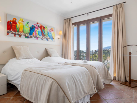 Elegant 5-Bedroom Townhouse in La Perla de la Heredia, Marbella