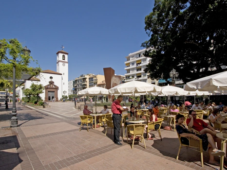 Valley Views, located in Mijas, is a new residential development comprising 54 apartments, private parking spaces, and a communal pool.