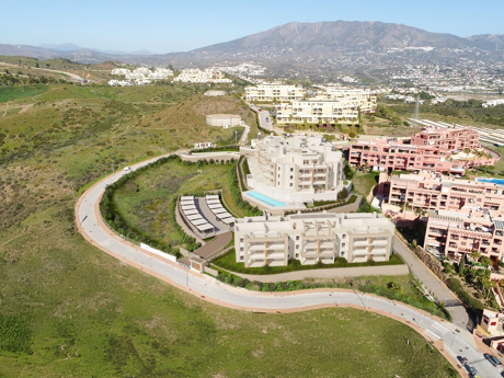 Valley Views, located in Mijas, is a new residential development comprising 54 apartments, private parking spaces, and a communal pool.