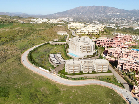 Valley Views, located in Mijas, is a new residential development comprising 54 apartments, private parking spaces, and a communal pool.