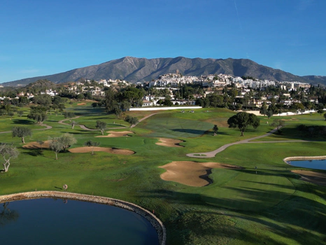 Valley Views, located in Mijas, is a new residential development comprising 54 apartments, private parking spaces, and a communal pool.