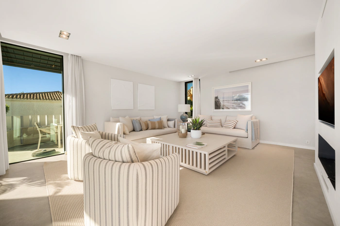 Contemporary Beachfront Masterpiece with Panoramic Sea Views – New Golden Mile