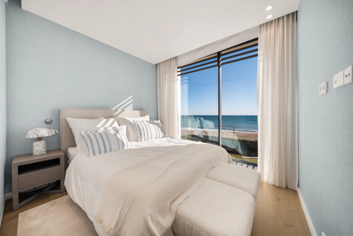 Contemporary Beachfront Masterpiece with Panoramic Sea Views – New Golden Mile