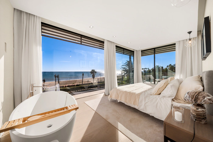 Contemporary Beachfront Masterpiece with Panoramic Sea Views – New Golden Mile