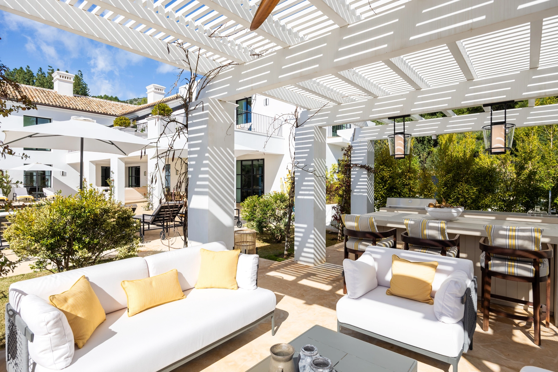 Villa for sale in Cascada de Camojan, Marbella Golden Mile