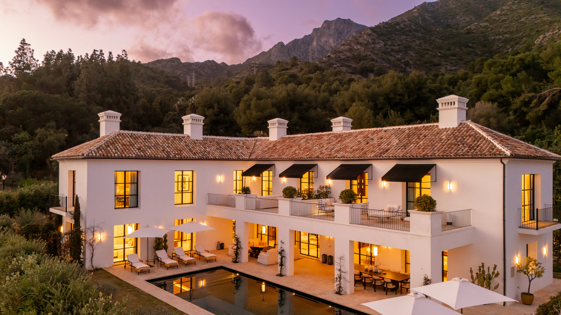 Villa for sale in Cascada de Camojan, Marbella Golden Mile