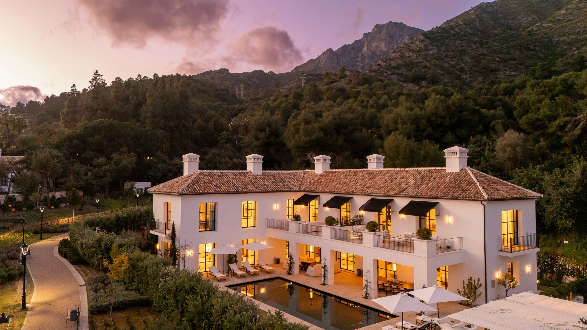 Villa for sale in Cascada de Camojan, Marbella Golden Mile