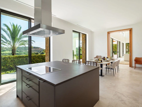Villa for sale in Casares