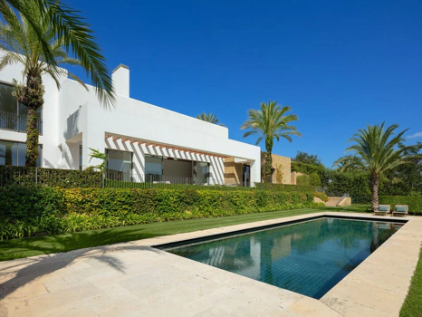 Villa for sale in Casares