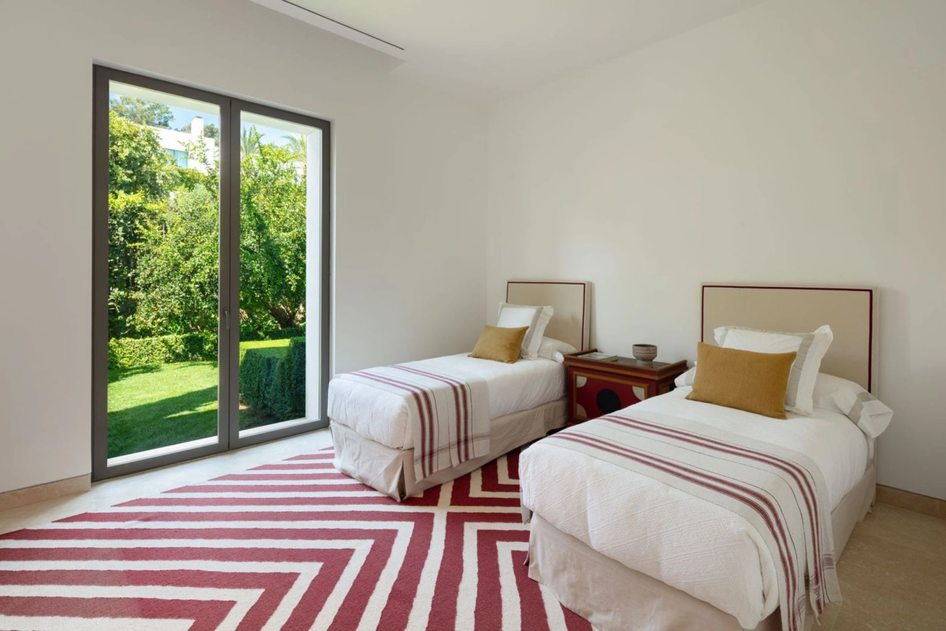 Villa for sale in Casares
