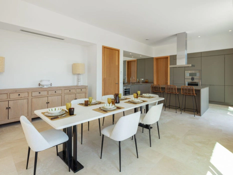 Villa for sale in Casares