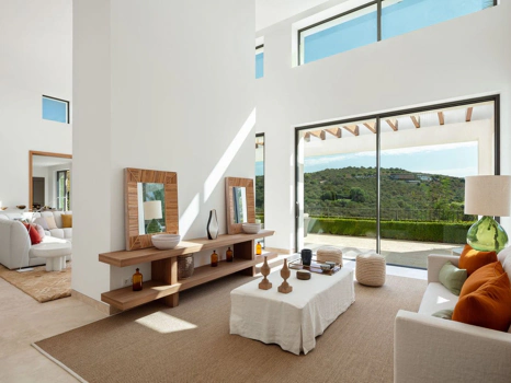 Villa for sale in Casares